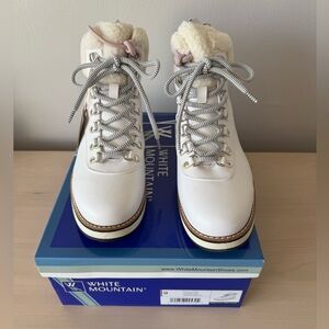 White Mountain Cozy Lace-Up White Hiker Booties / Size 9. NWB